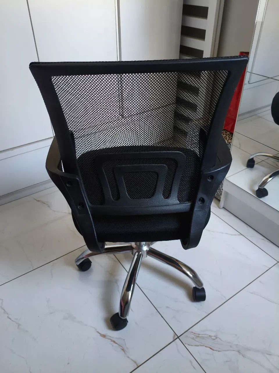 Mesa e Cadeira de Escritório - Foto 4