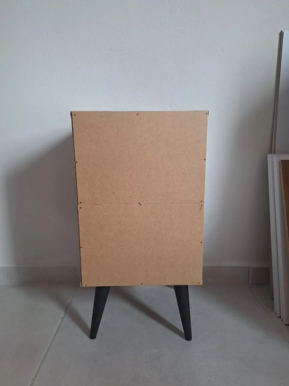 Vendo mesa de cabeceira (acabou de ser montada) - Foto 2