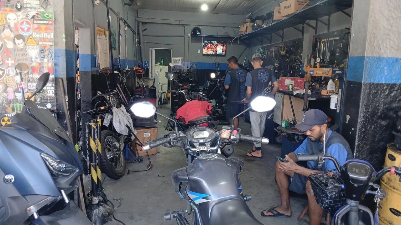Precisa se de mecânico de moto