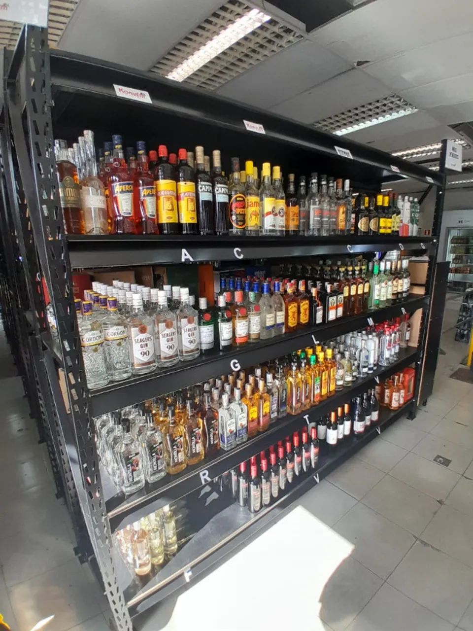 Prateleira para armazenar bebidas - Foto 2