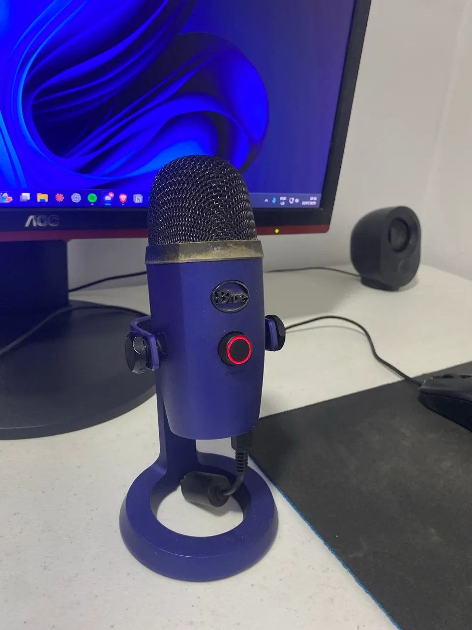 Blue Yeti Nano - microfone Logitech 