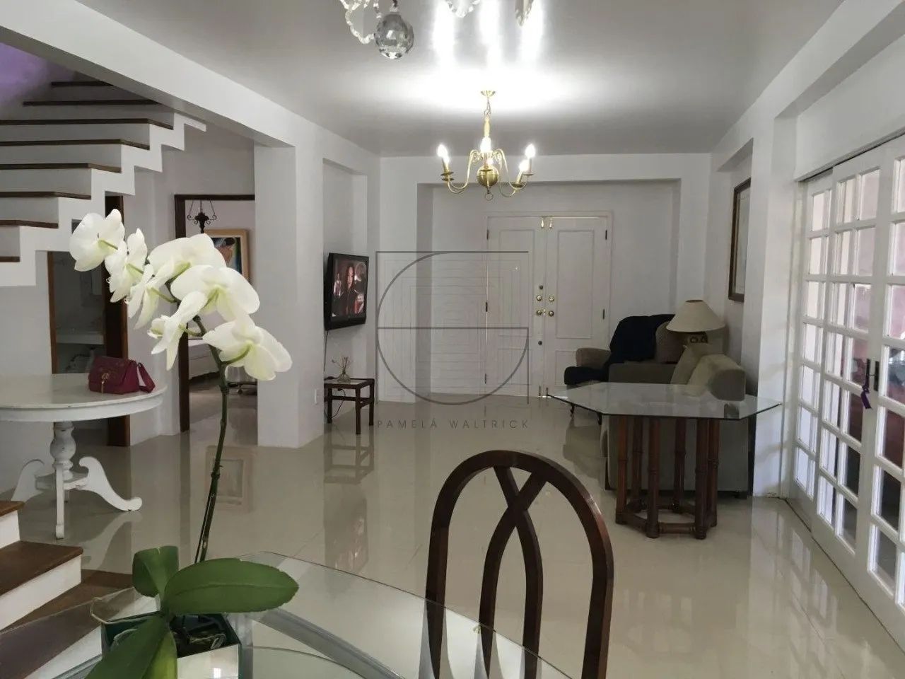 Casa à venda 700m da praia