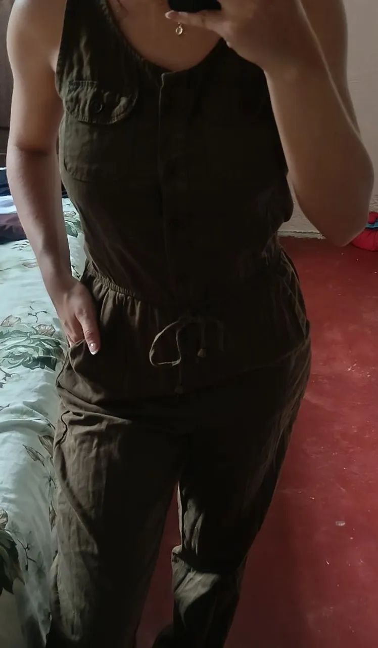 Macacão verde militar 