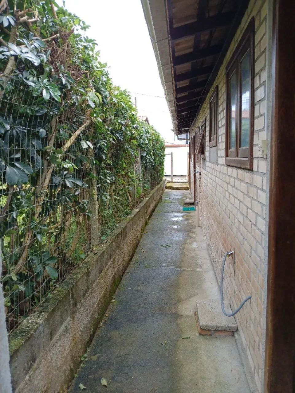 KITNET ANUAL  PRAIA SANTINHO -  Mobiliada; Iluminada; Ventilada;  Varanda   e   Estacionam - Foto 3
