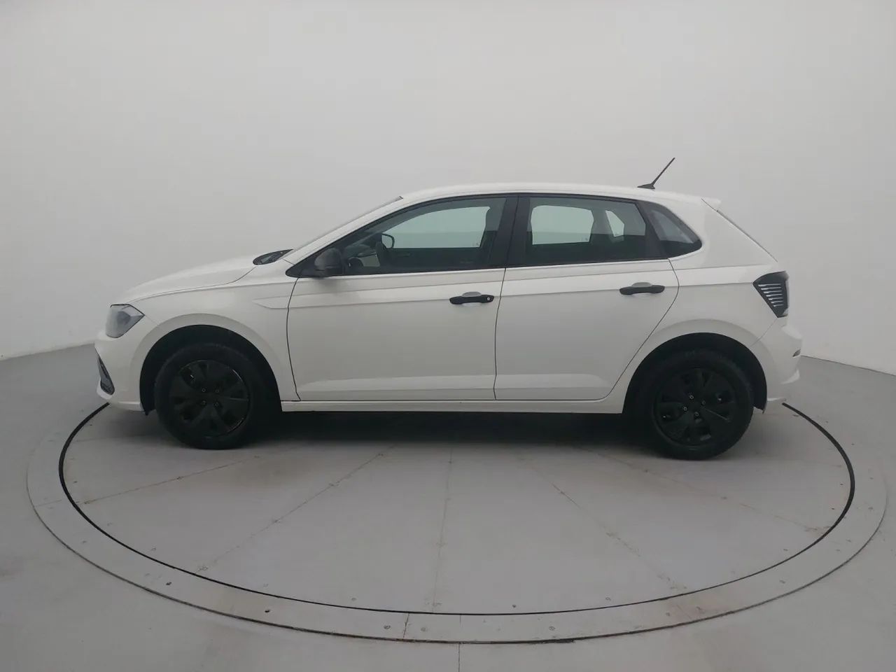 Volkswagen Polo Track 1.0 Flex 12V 5p, foto 2 de 18