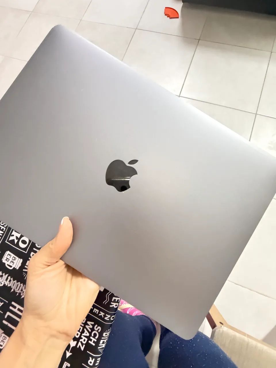 Macbook pro 2.000