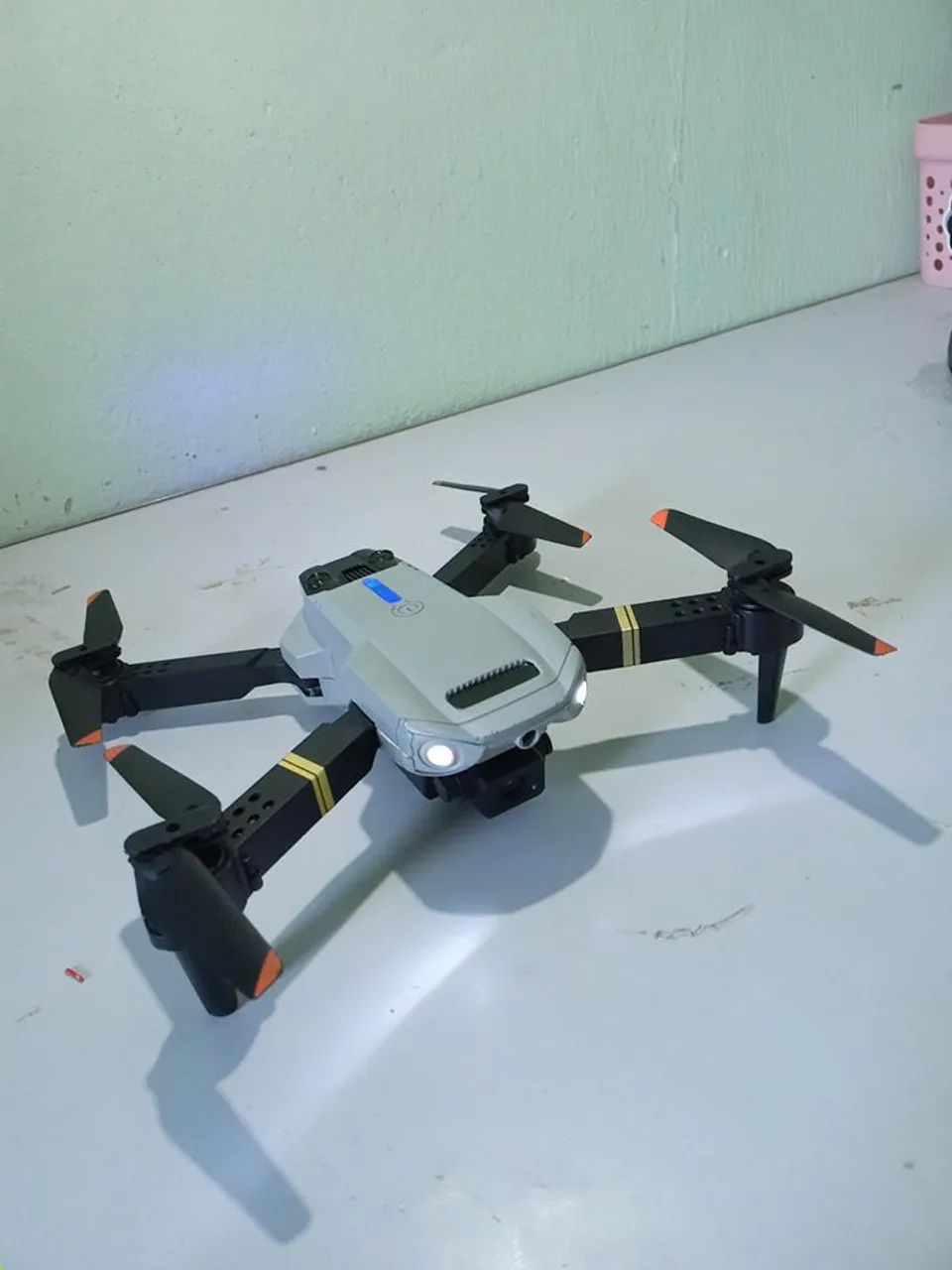 Drone de controle remoto seminovo