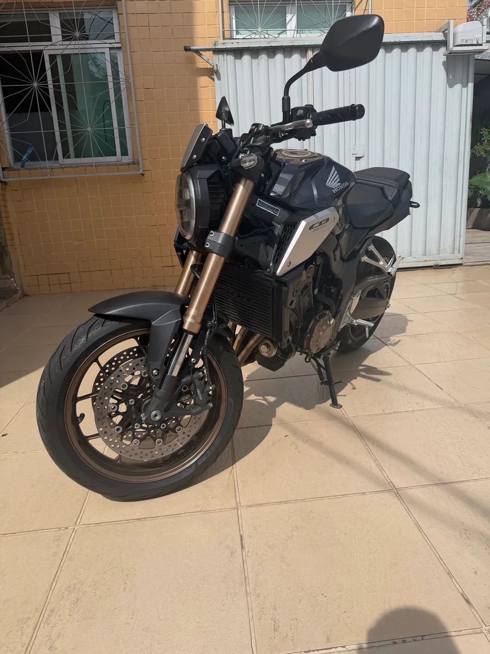 Cb 650r 2022 - Foto 2