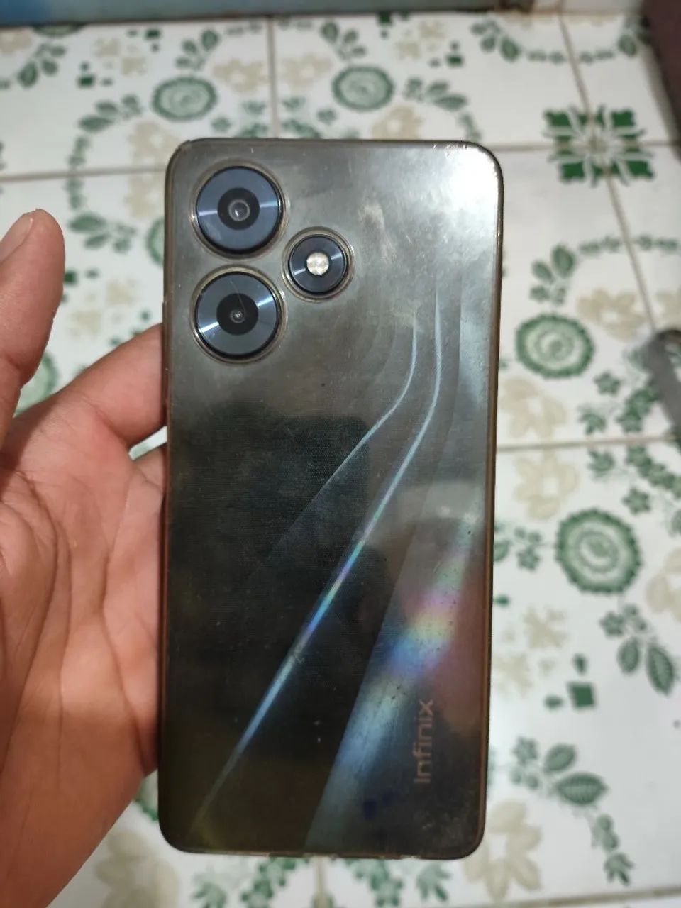 Vende-se esse infinix hot 30 sem arranhão em perfeito estado  - Foto 2