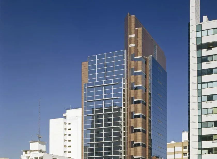 Conjunto comercial no Edifício Maria Santos | 369 m² | 12 vagas | Paulista