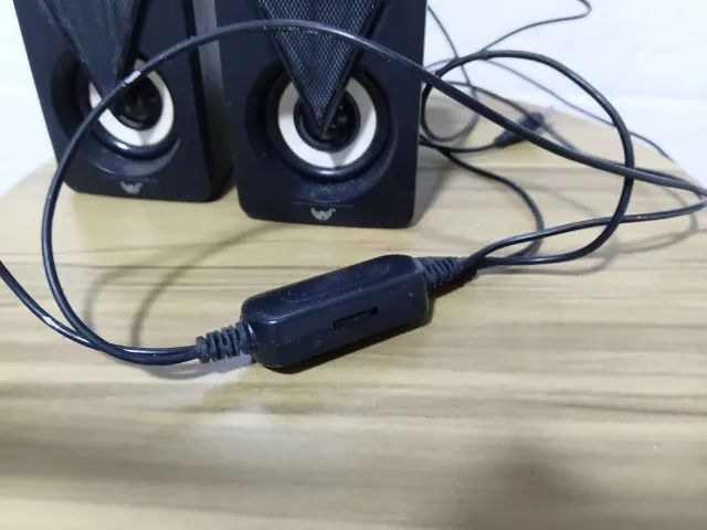 Caixa de som com LED para PC, celular ou notebook. - Foto 3