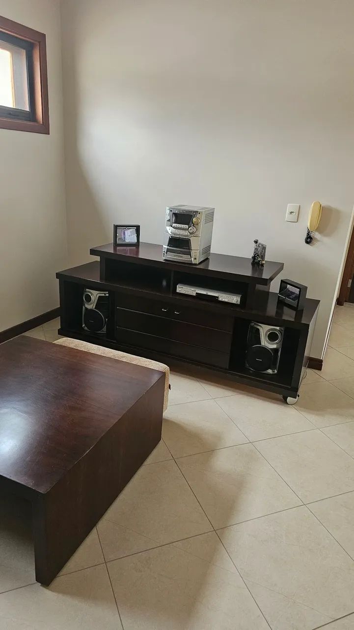Sofá reclinável,  rack e mesa de centro - Foto 2
