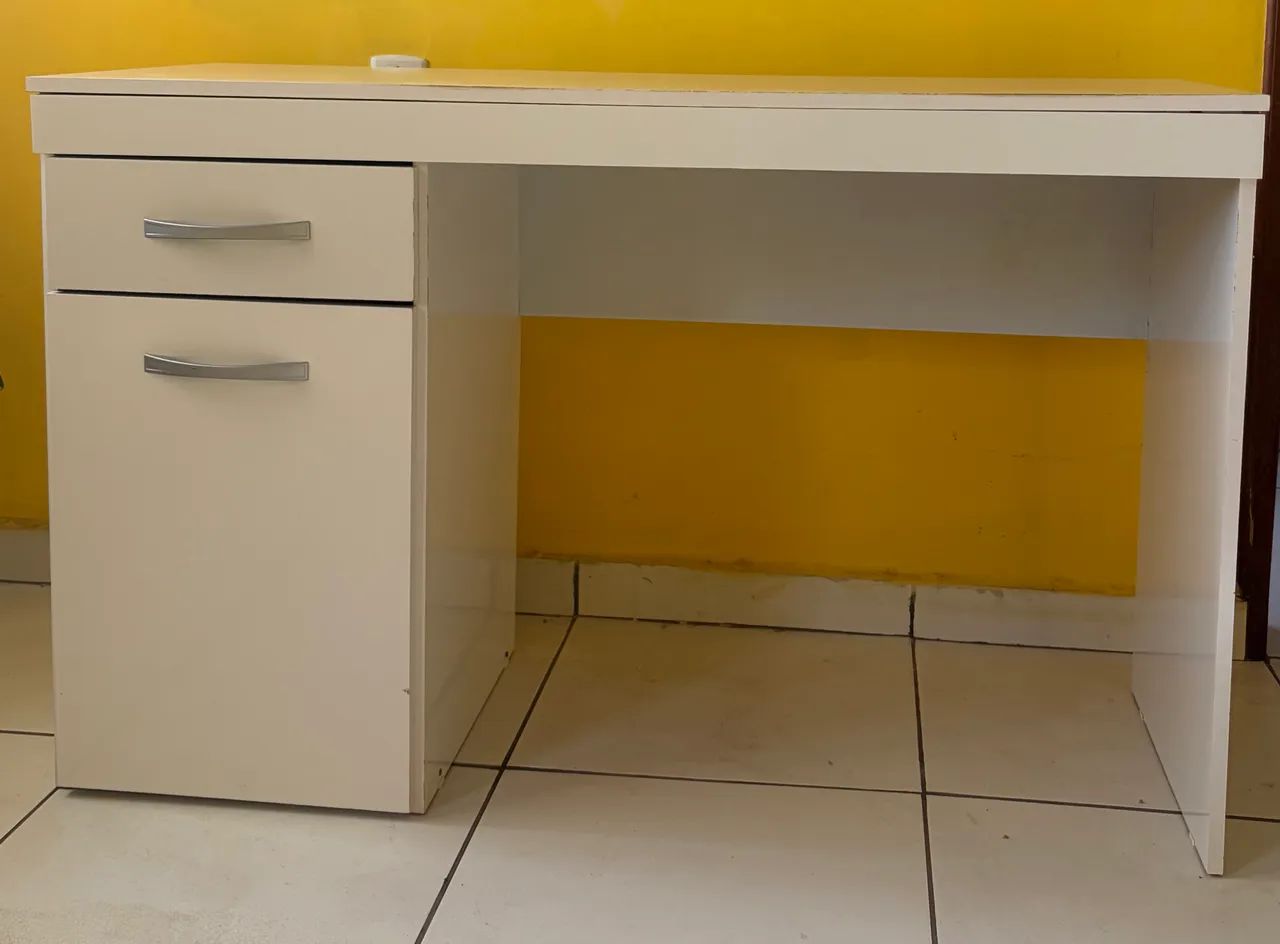 Escrivaninha/Mesa de estudo.  - Foto 2