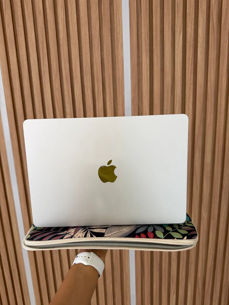 Macbook Air 13 m4 muito novo 256gb - Foto 2