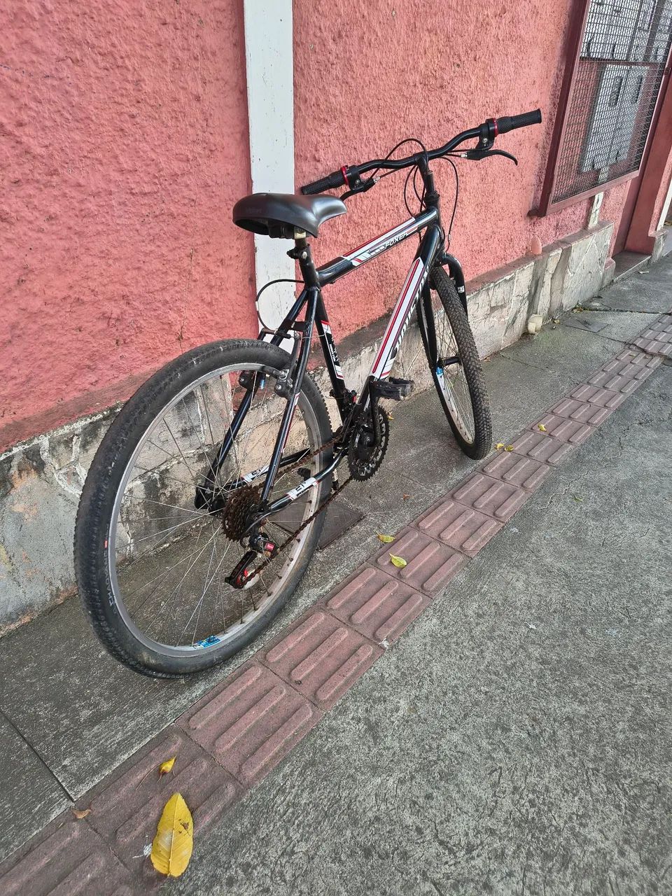 Bicicleta Preta Aro 26 c/ 21 Marchas, Excelente  - Foto 2
