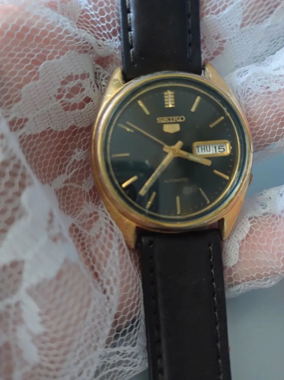 Seiko negro e dourado lindo  - Foto 5