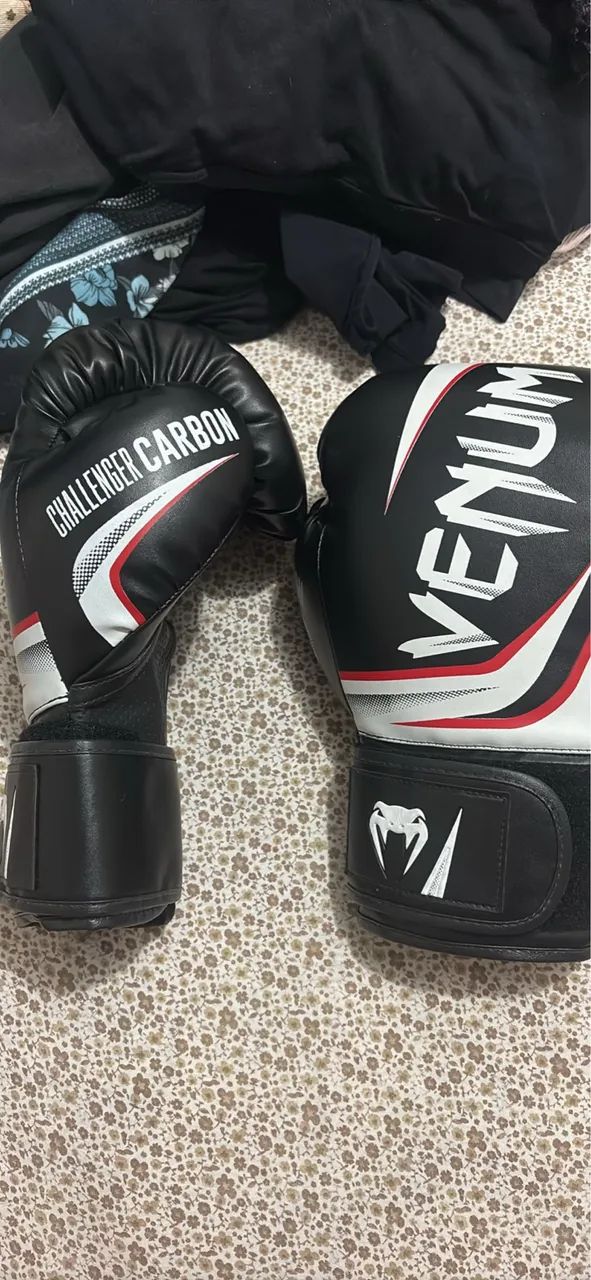 VENDO LUVA VENUM