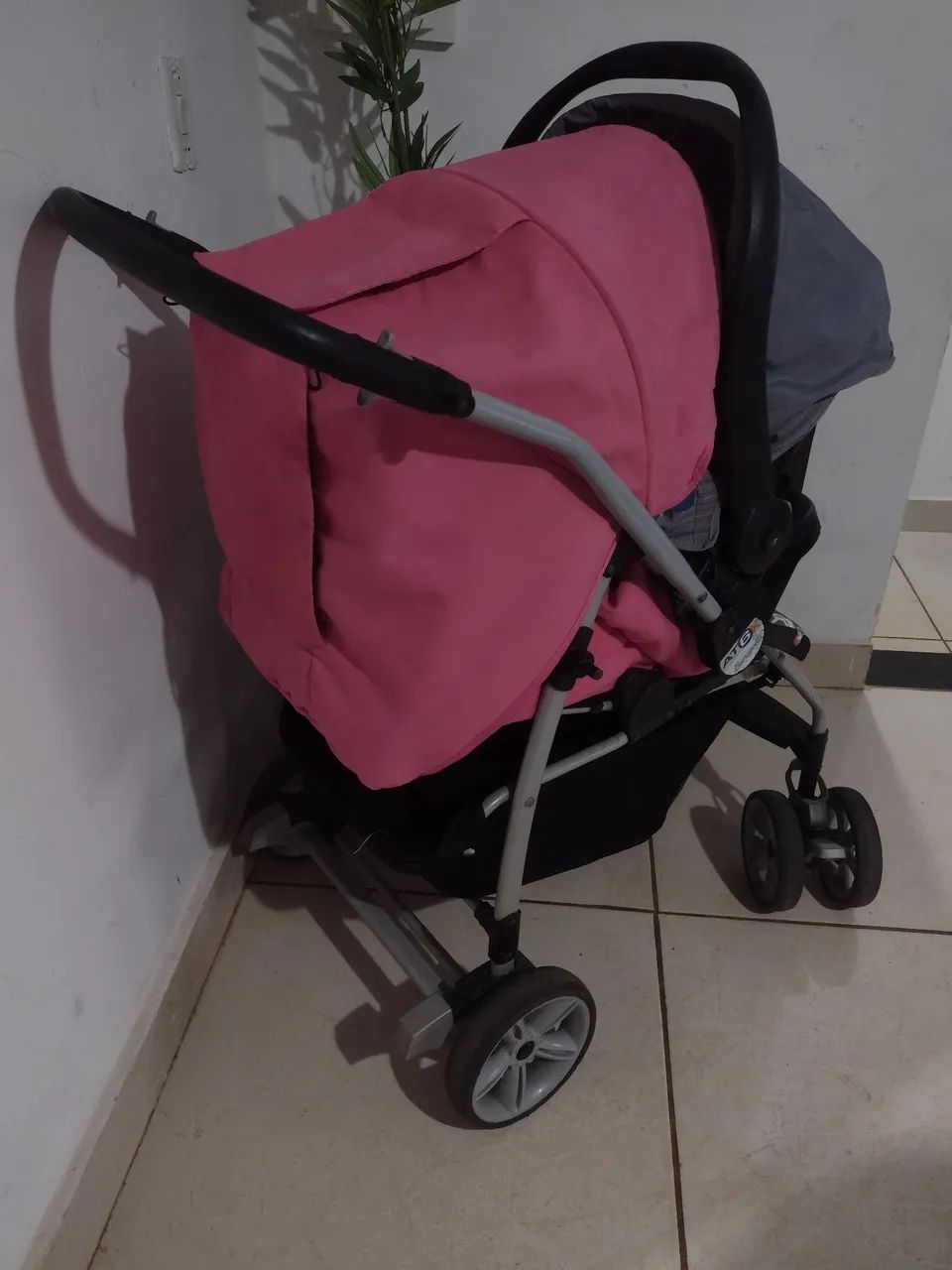 Carrinho com bebê conforto  - Foto 3