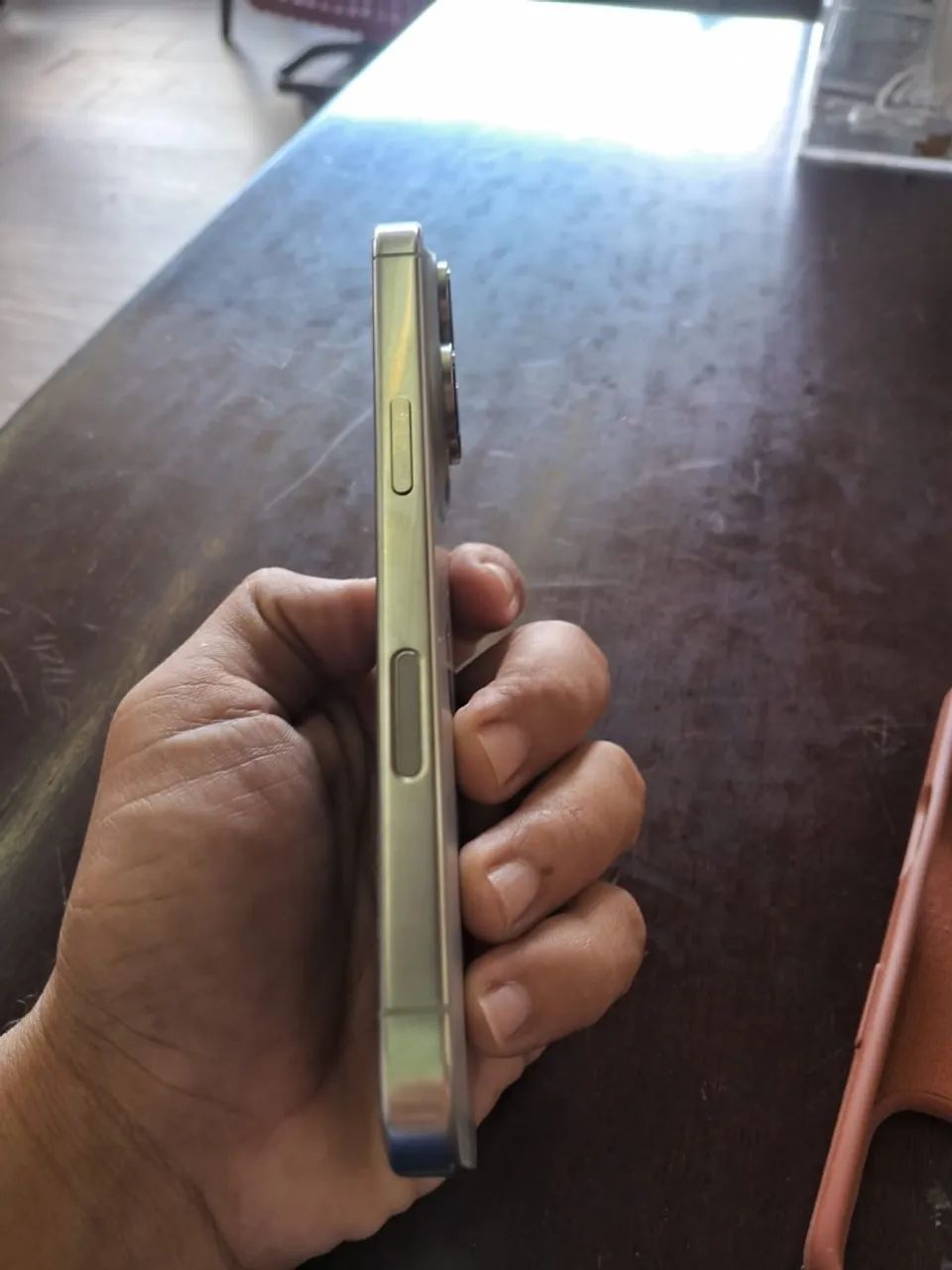 Vendo ou troco iPhone 16 pro 256 - Foto 4