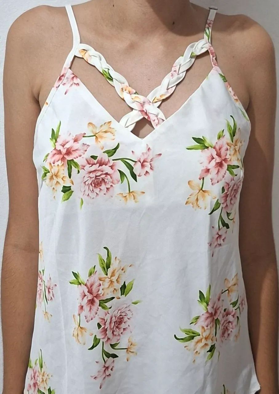 Blusa branca florida tamanho P e M