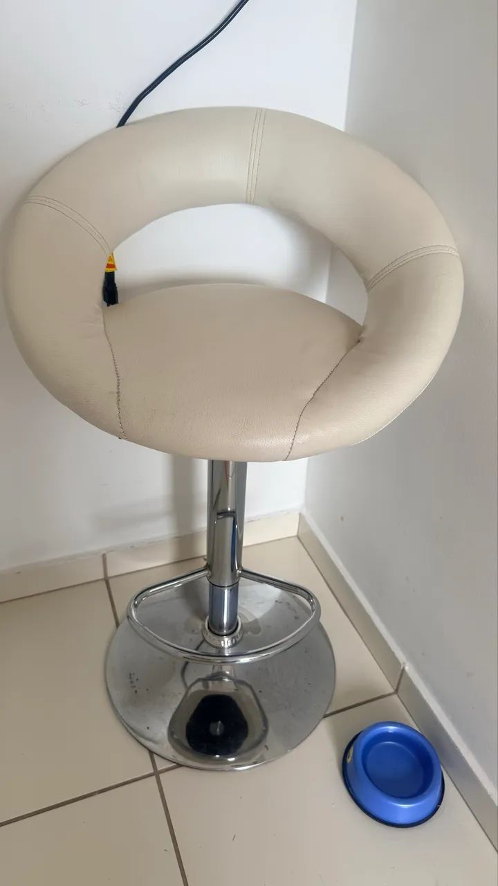 2 Banquetas giratórias 
