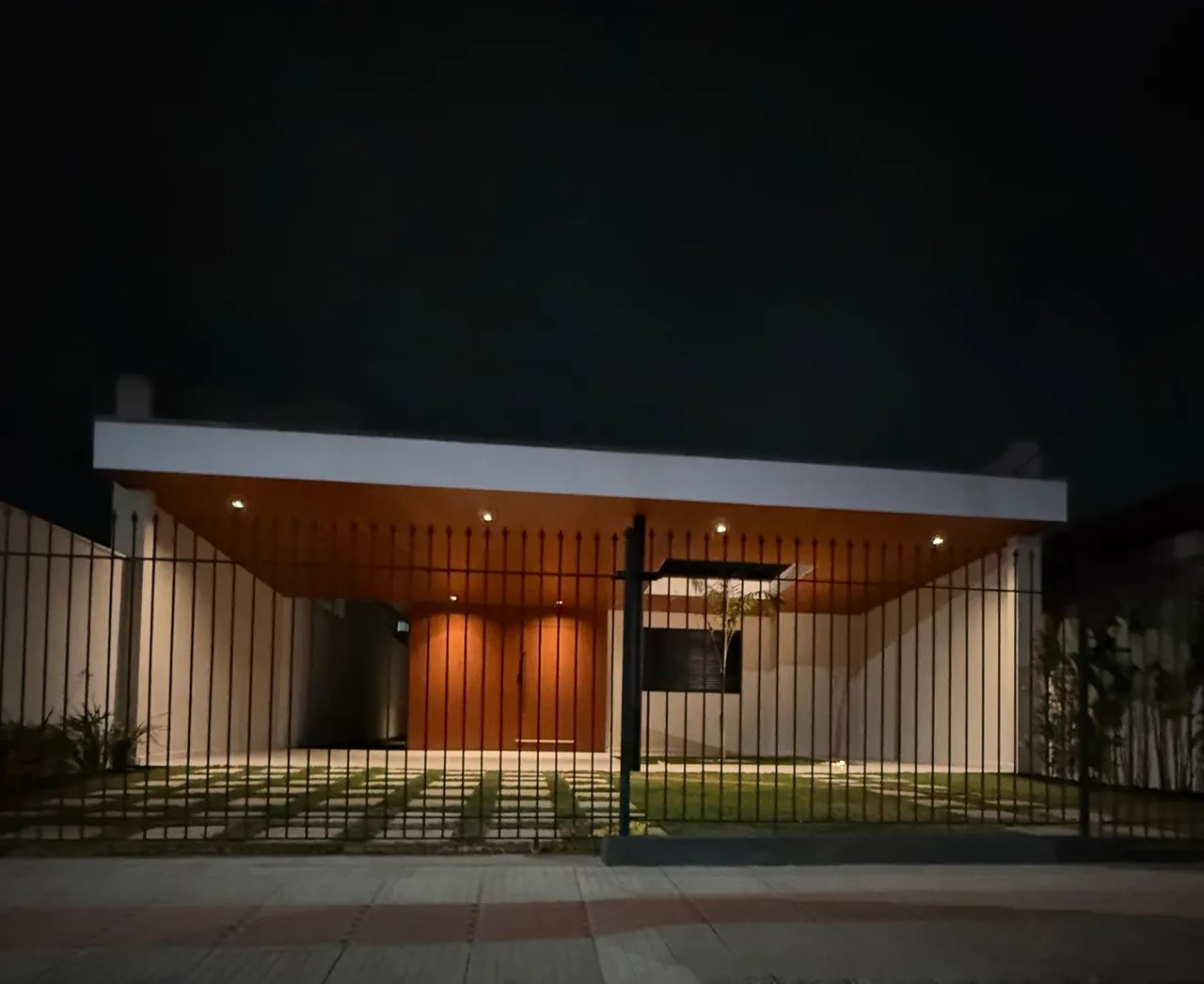 Casa residencial ou comercial no centro de Tubarão - Foto 2