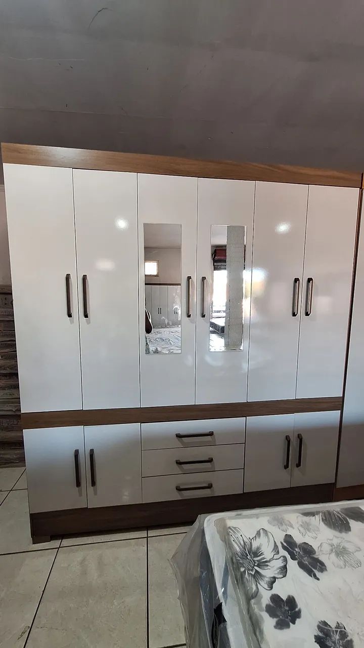 Guarda roupa casal 10 portas 3 gavetas