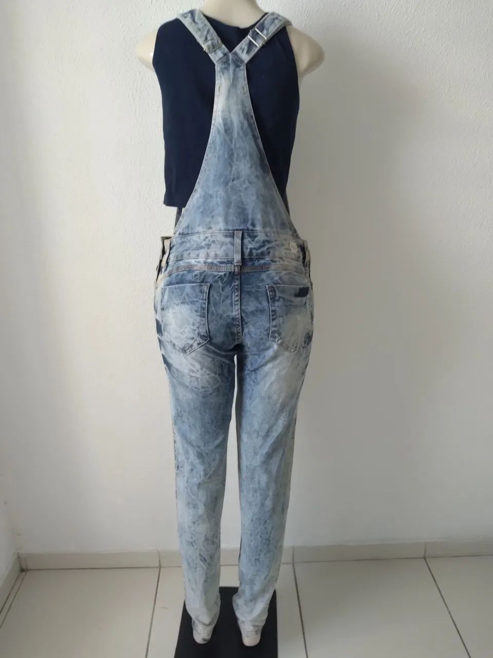 Macacão Jeans estiloso Tam _ 38 no Precinho  - Foto 5