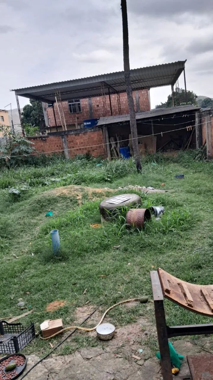 Vendo 3 casas, uma kitnet e uma loja