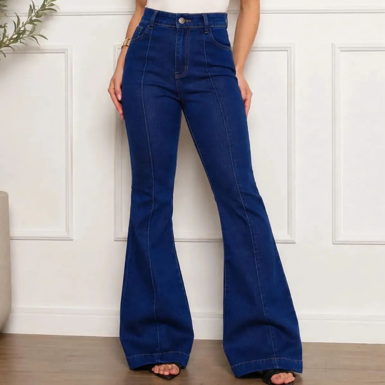 Calça boca de sino 