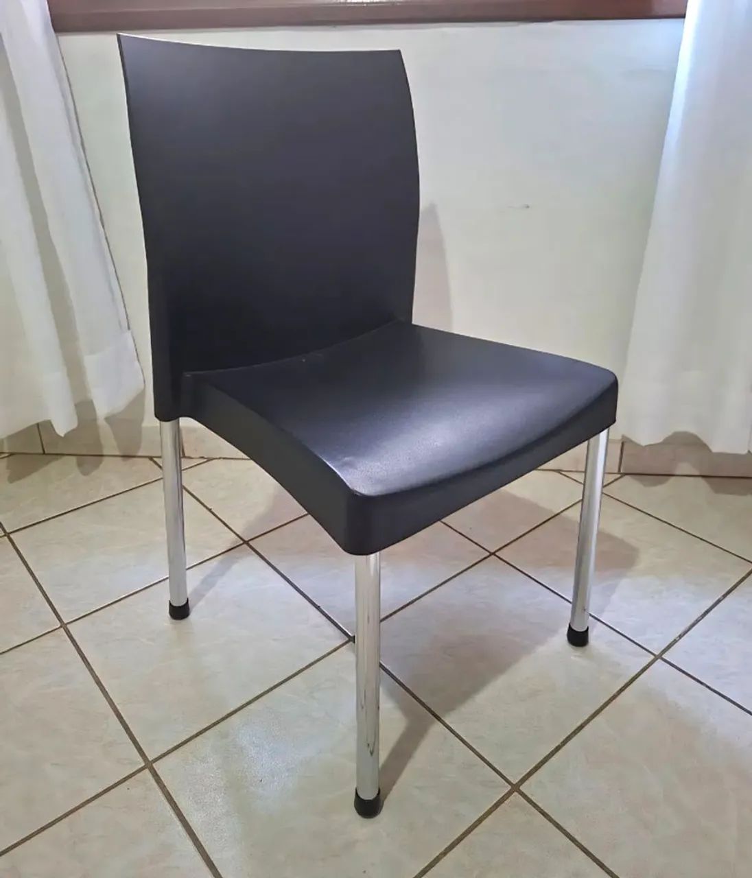 Cadeira para escritório e escrivaninha 