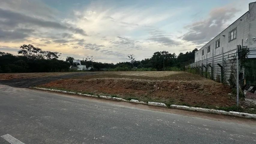 Alugo terreno Forquilhas área 1935 m2 - Foto 3