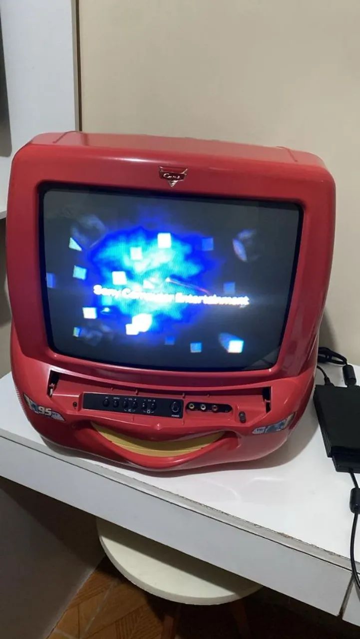 TV Relâmpago McQueen de Tubo Retro