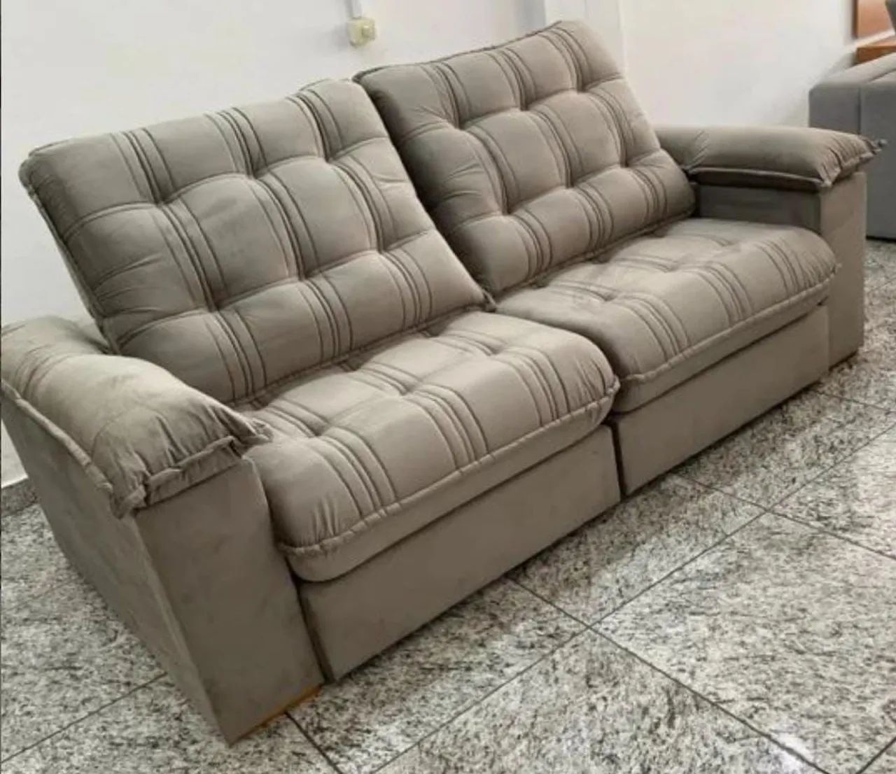 Sofá retrátil e reclinável de qualidade com ótimo custo benefício