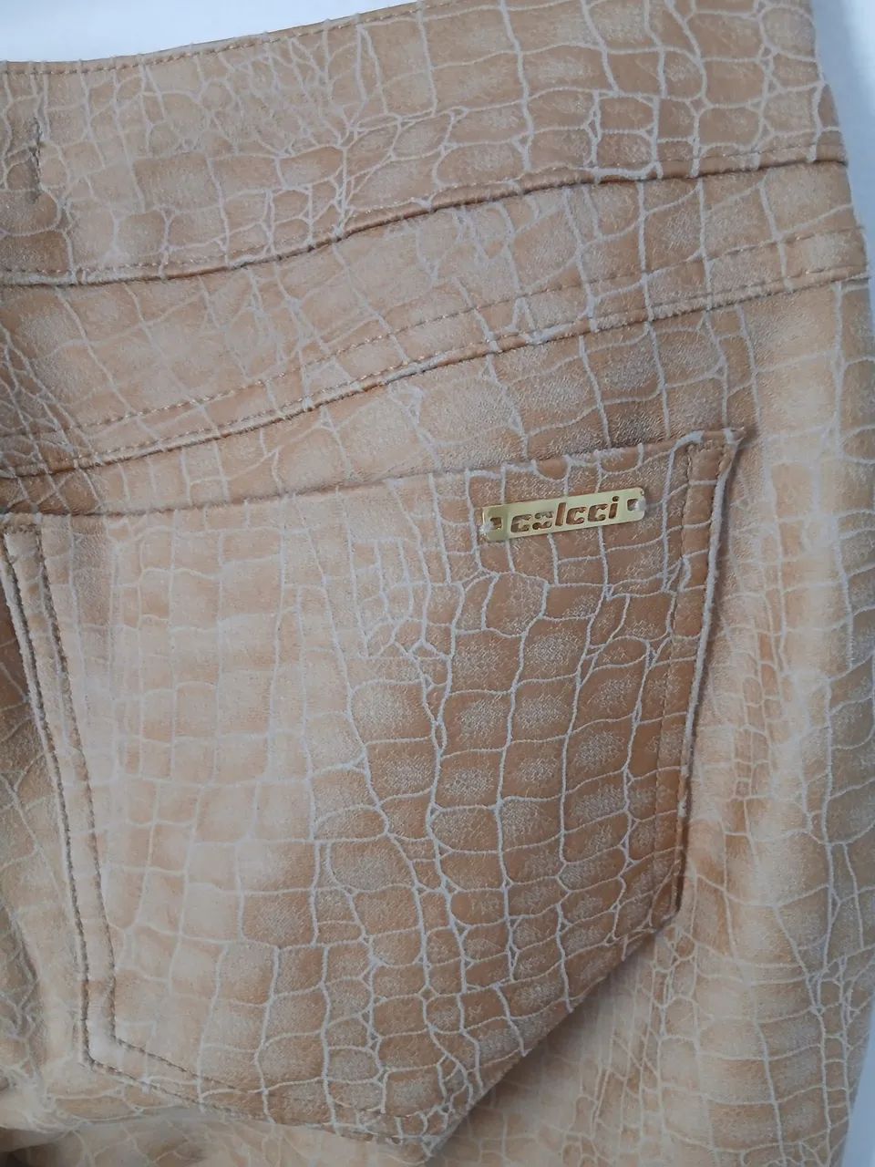 Calça flair original colcci bege croco n42 - Foto 4