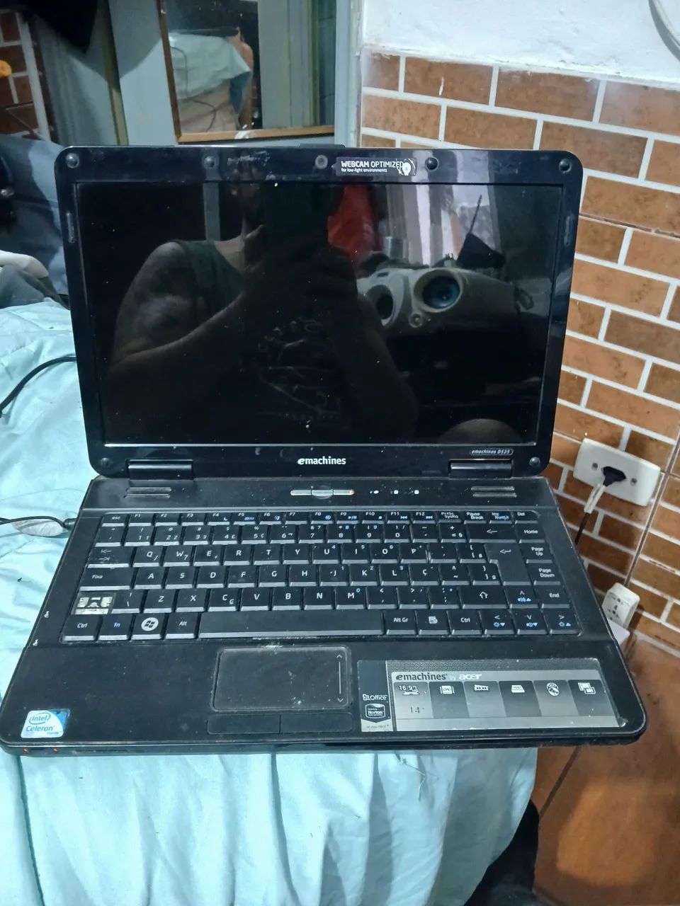 Notebook  acer emachines com bateria e fonte - Foto 2