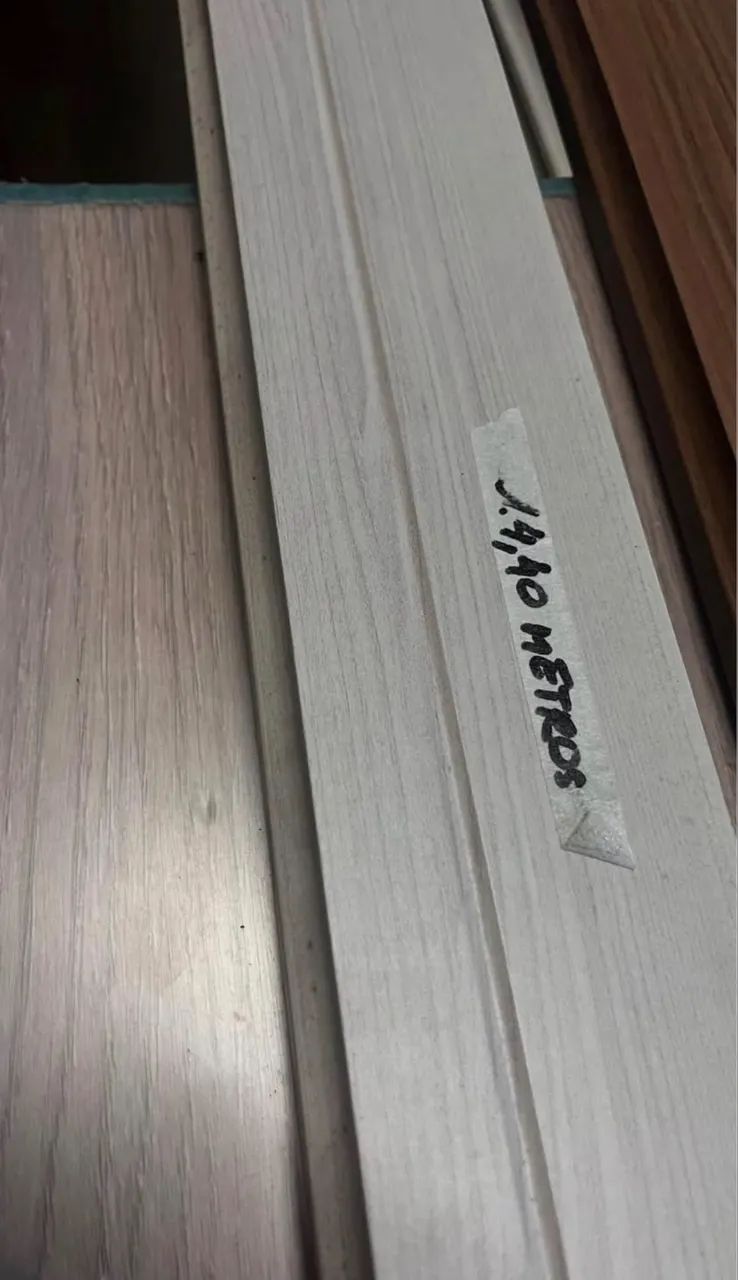 Rodapés novos com pequenas avarias  - Foto 5