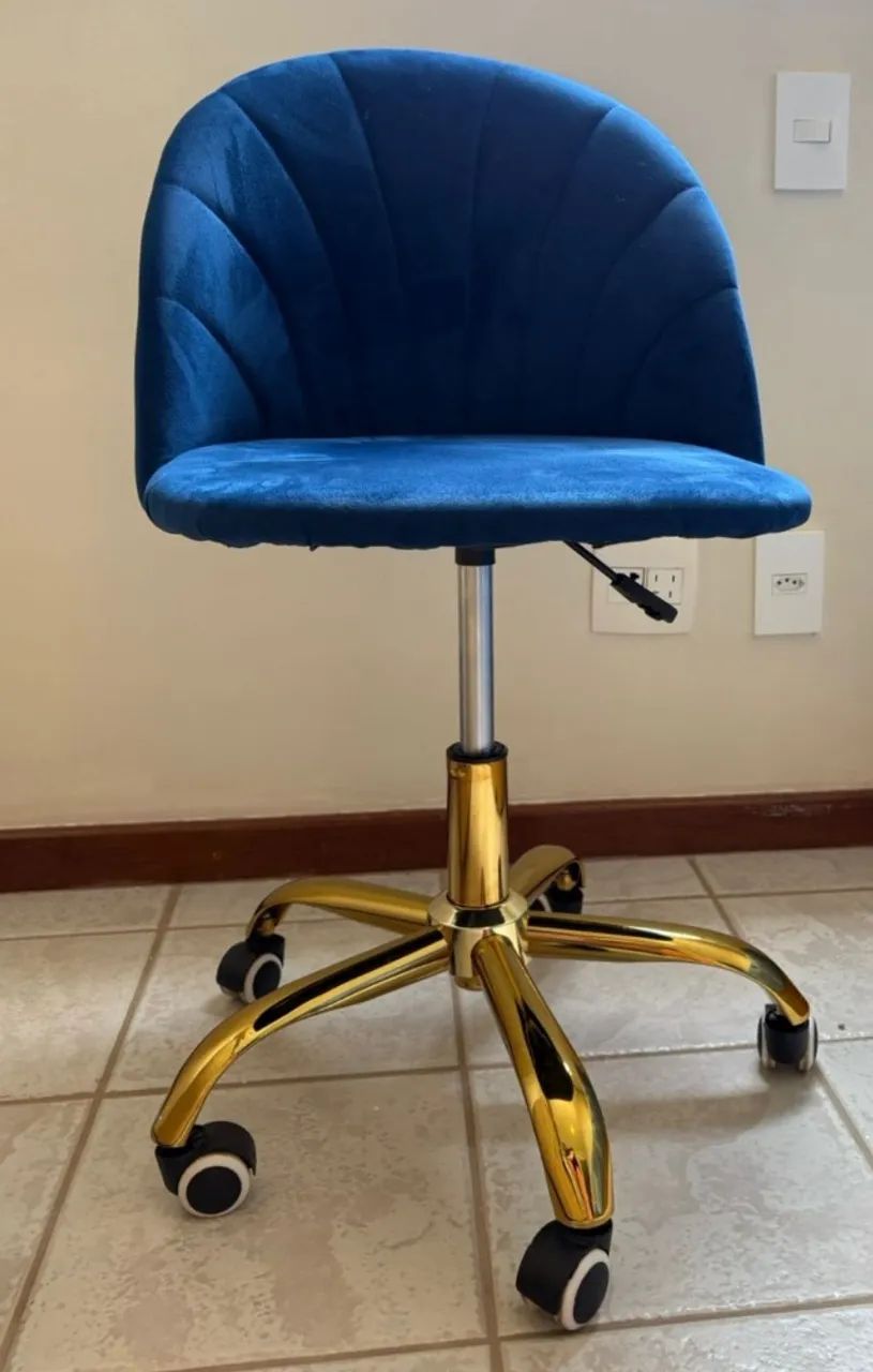 Cadeira de Escritório - Veludo Azul Marinho - Base Dourada (Estilo Shell) - Foto 2