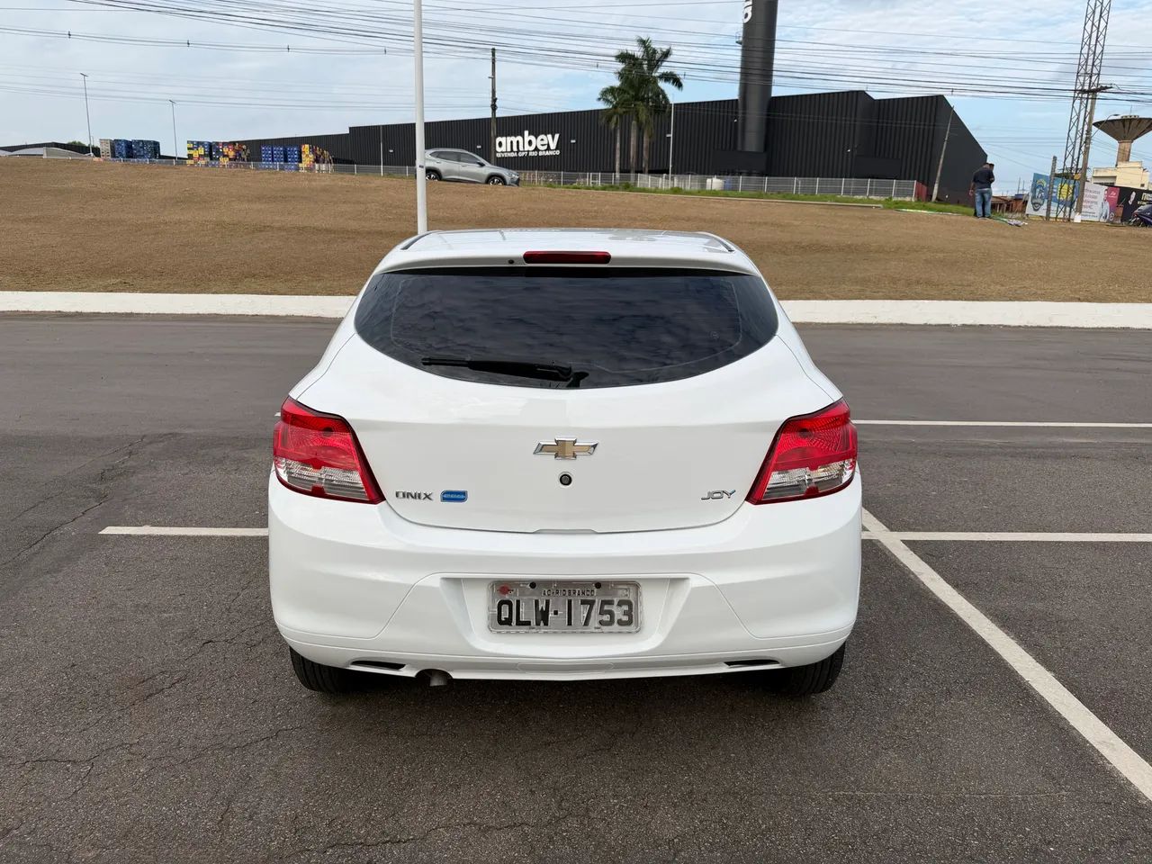 Chevrolet Onix JOY Hatch 1.0 8V Flex Mec. 4P 2018 - Foto 4