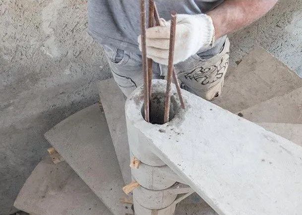 Escada caracol de concreto. - Foto 2