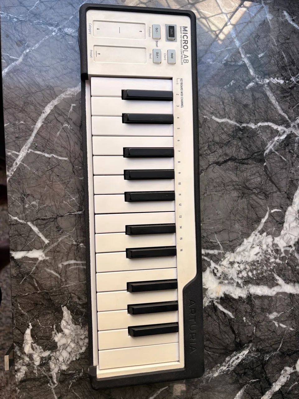 Controlador MIDI Arturia Microlab