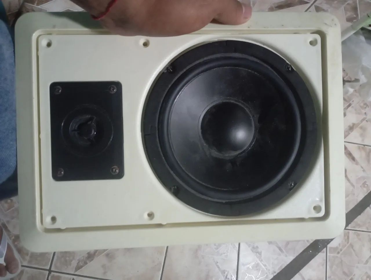 Caixa alto falante teto 
