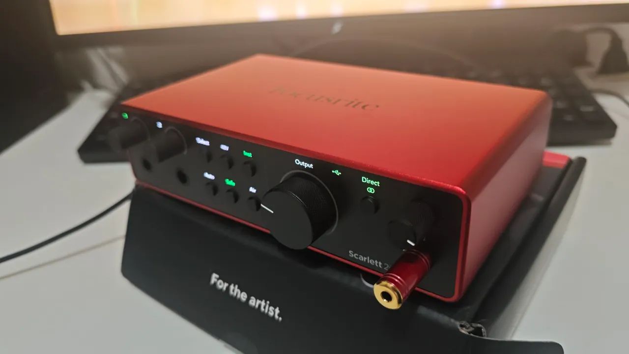 Focusrite Scarlett 2i2 4ª Geração