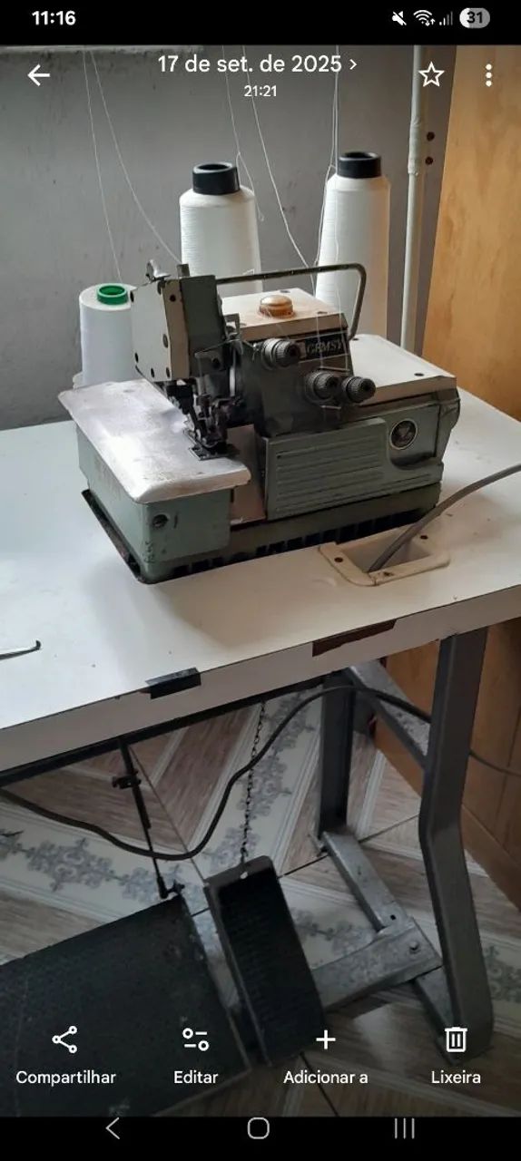 Máquina overlock 