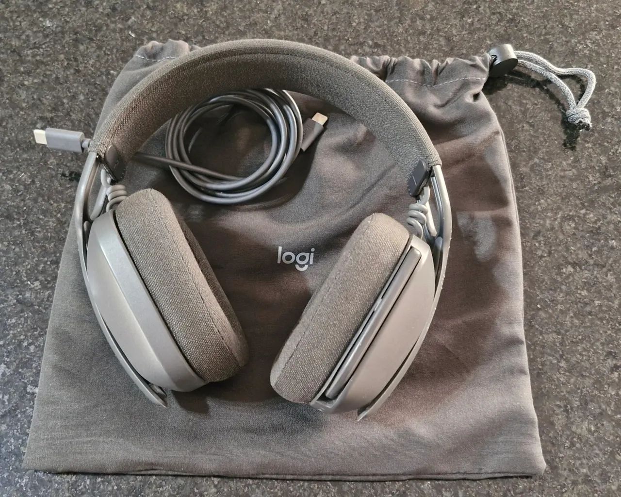 Headset Logitech Zone Vibe 100 Wireless - Grafite