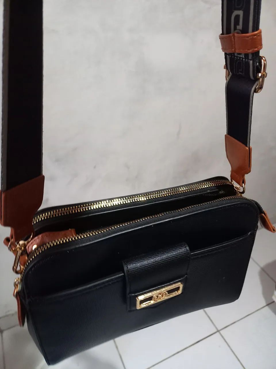 Linda bolsa de ombro.  - Foto 3