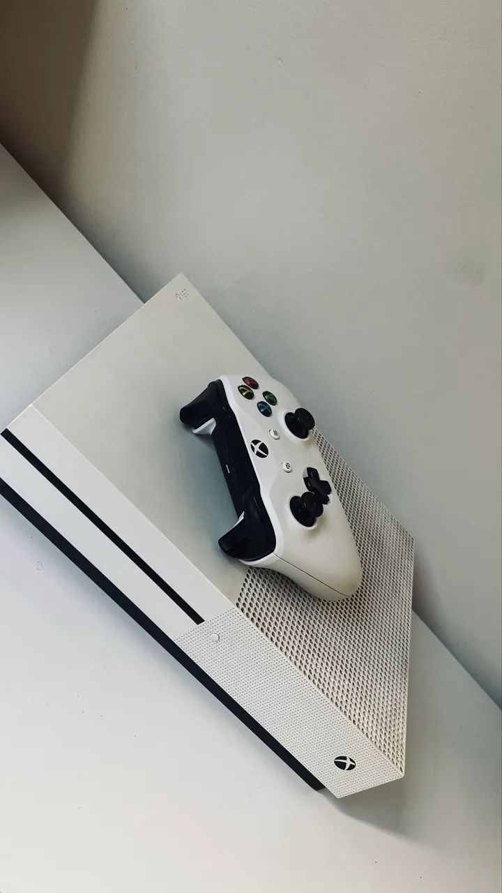 Xbox One S 512GB + Controle
