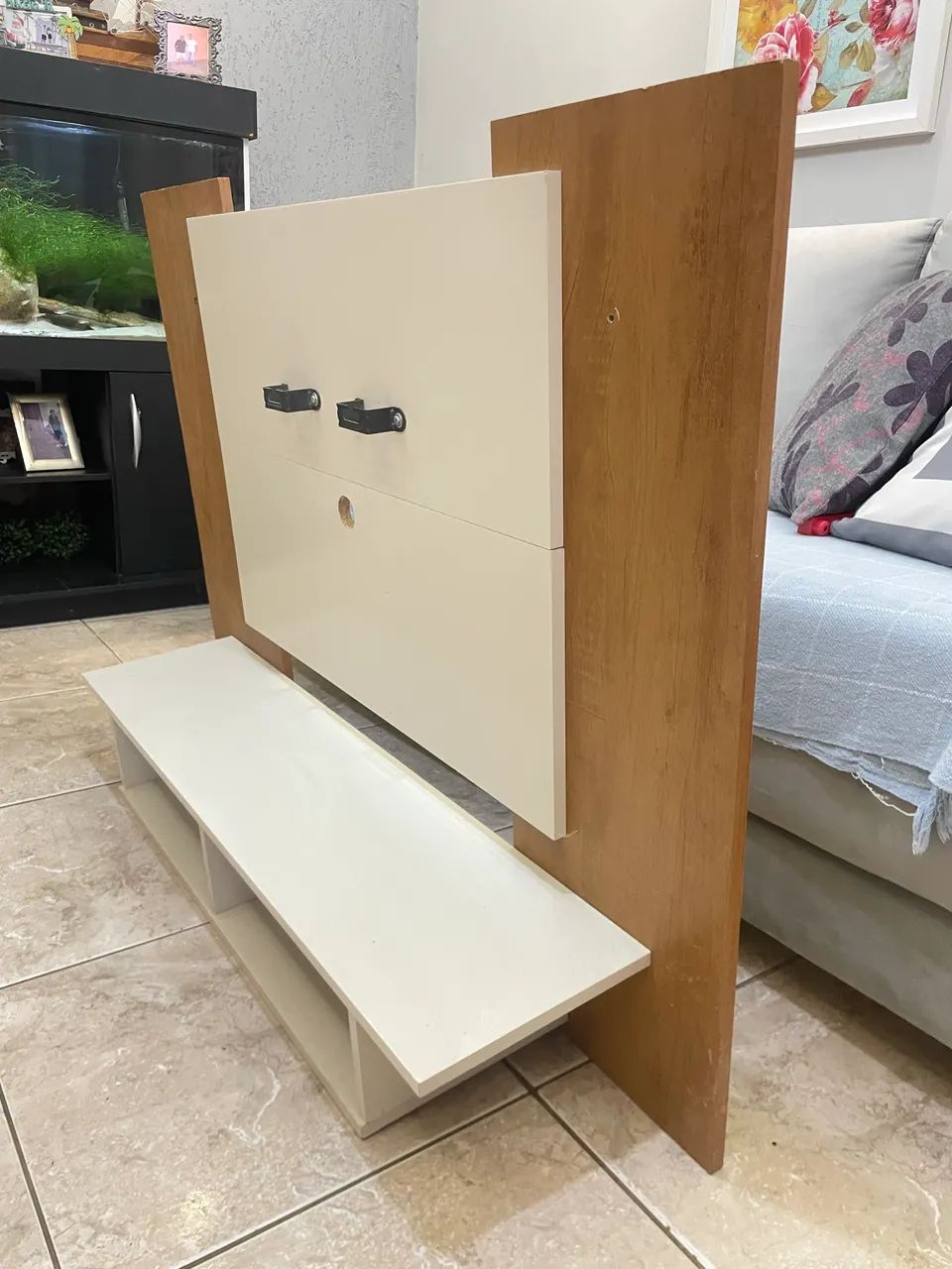 Painel com suporte de tv