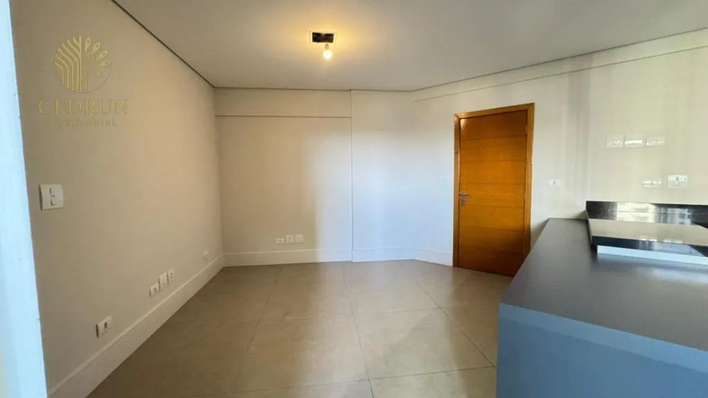 Apartamento para alugar em Maringá, Av. Pedro Taques, Edifício Santa Catarina, com 3 quart - Foto 4