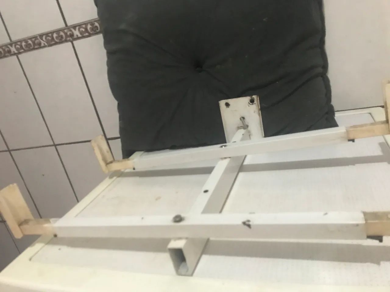 Suporte para microondas reajustável 